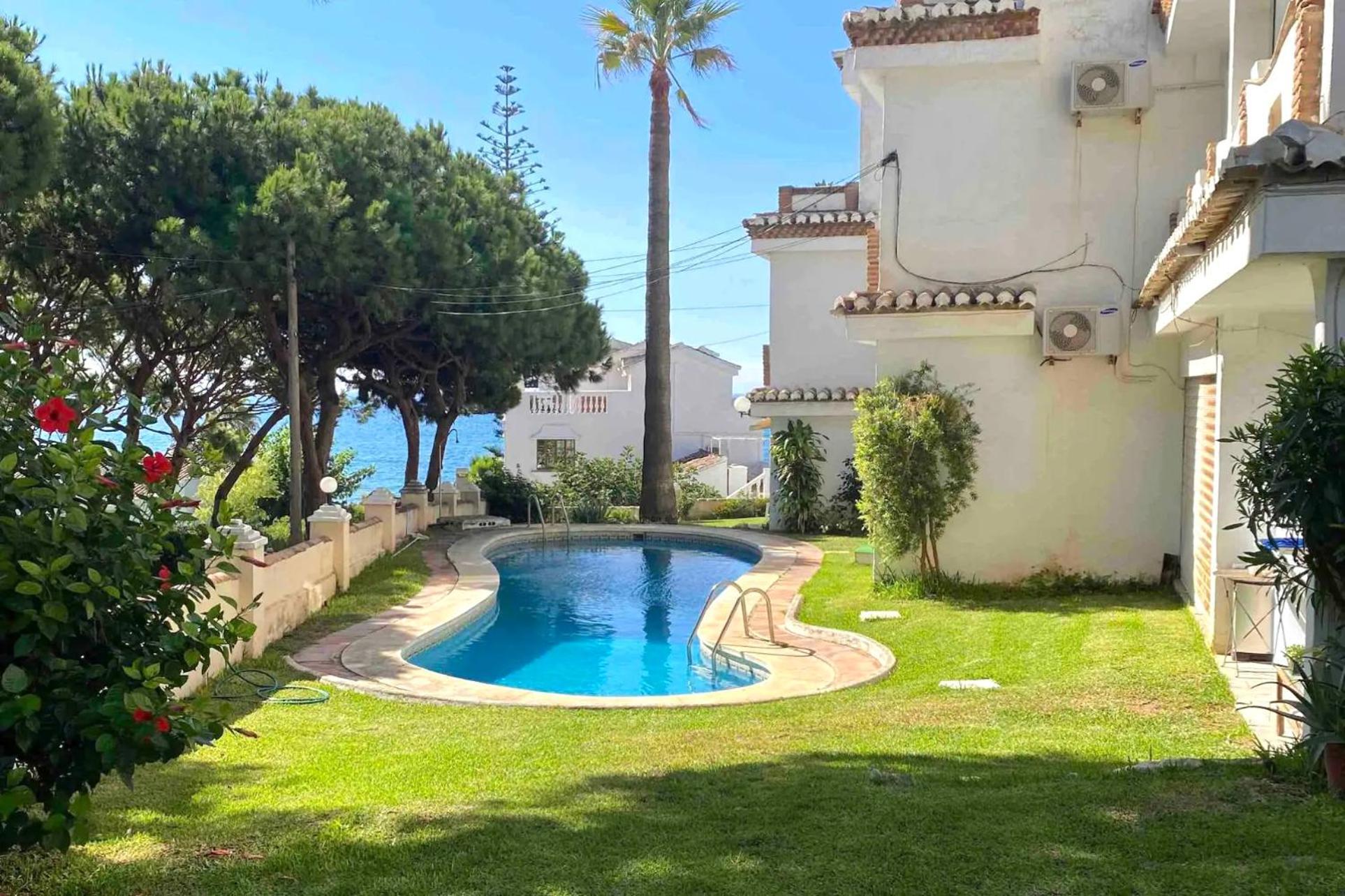 Mijas Costa - Beachside Apartment-B Sitio de Calahonda Exteriör bild