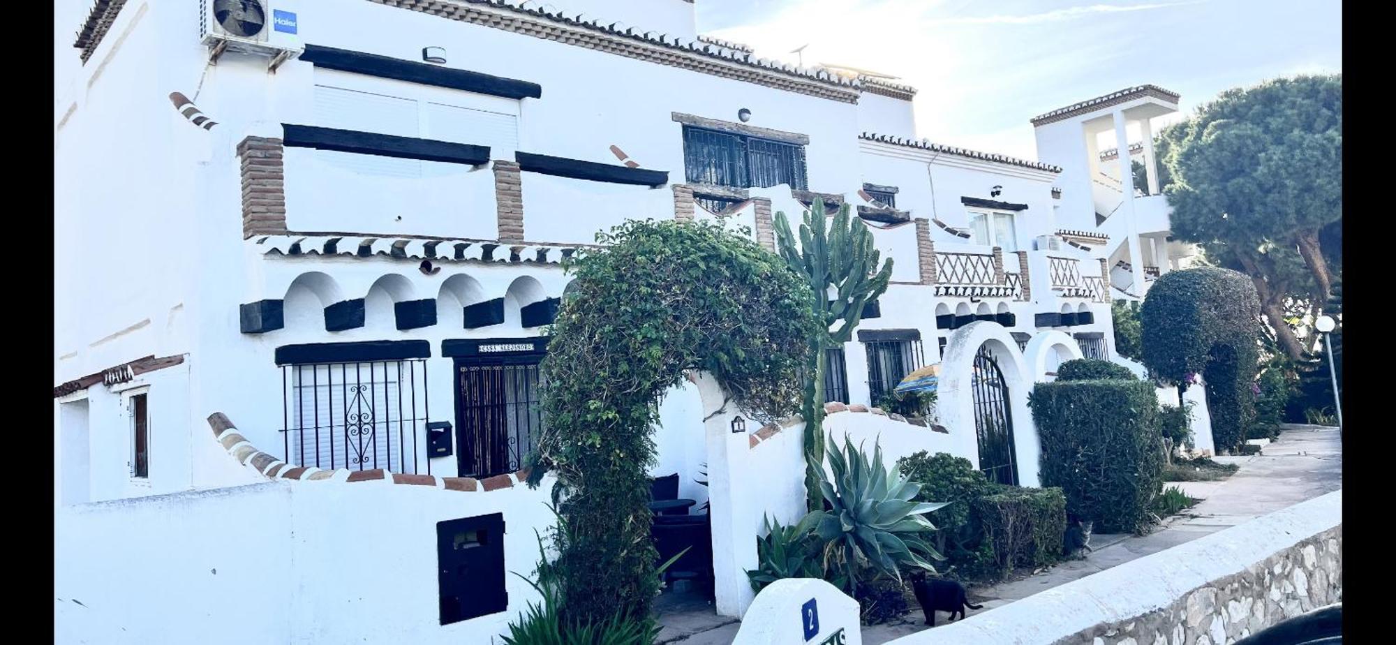 Mijas Costa - Beachside Apartment-B Sitio de Calahonda Exteriör bild