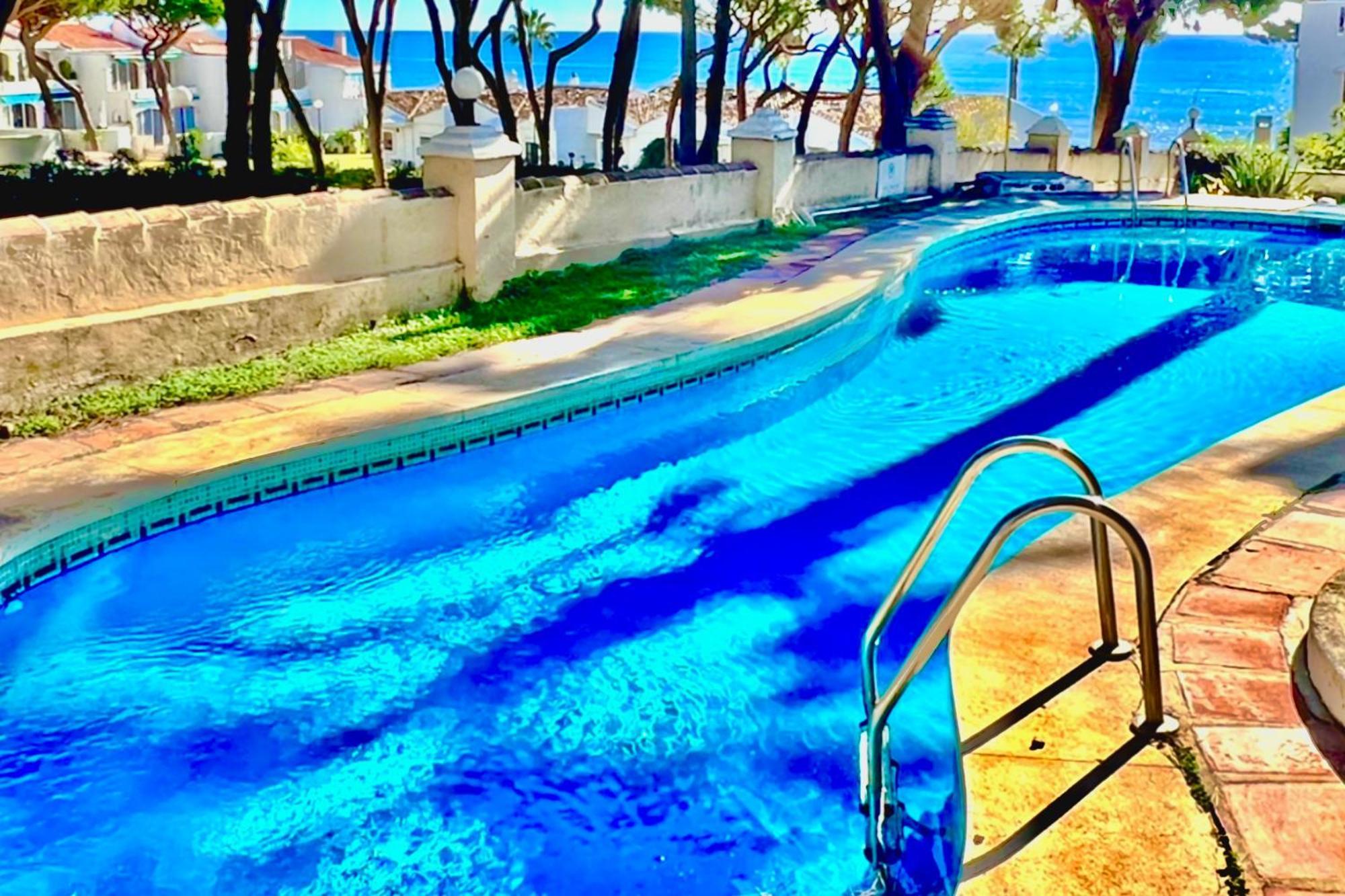 Mijas Costa - Beachside Apartment-B Sitio de Calahonda Exteriör bild
